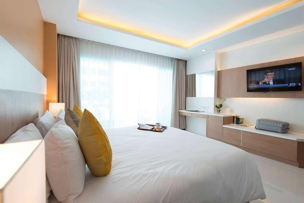 查纳莱山边度假酒店主图