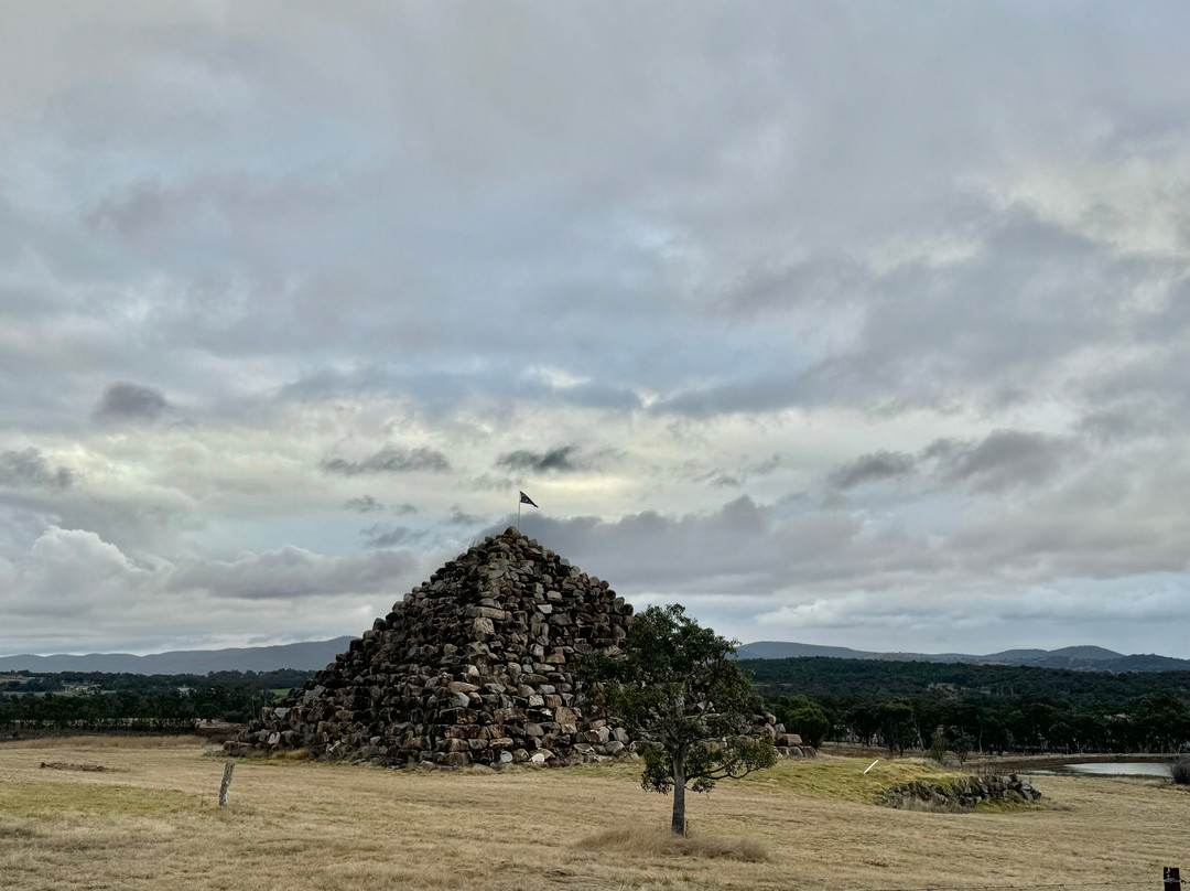 Ballandean Pyramid景点图片