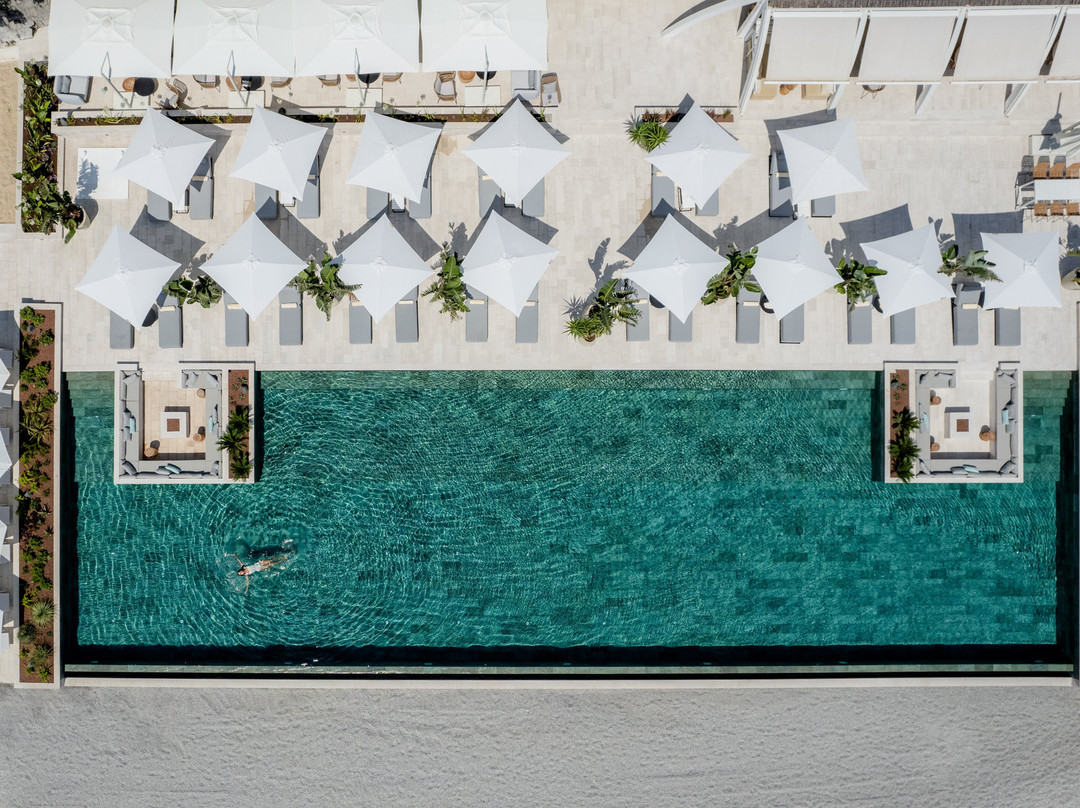 Lazure Hotel & Marina主图