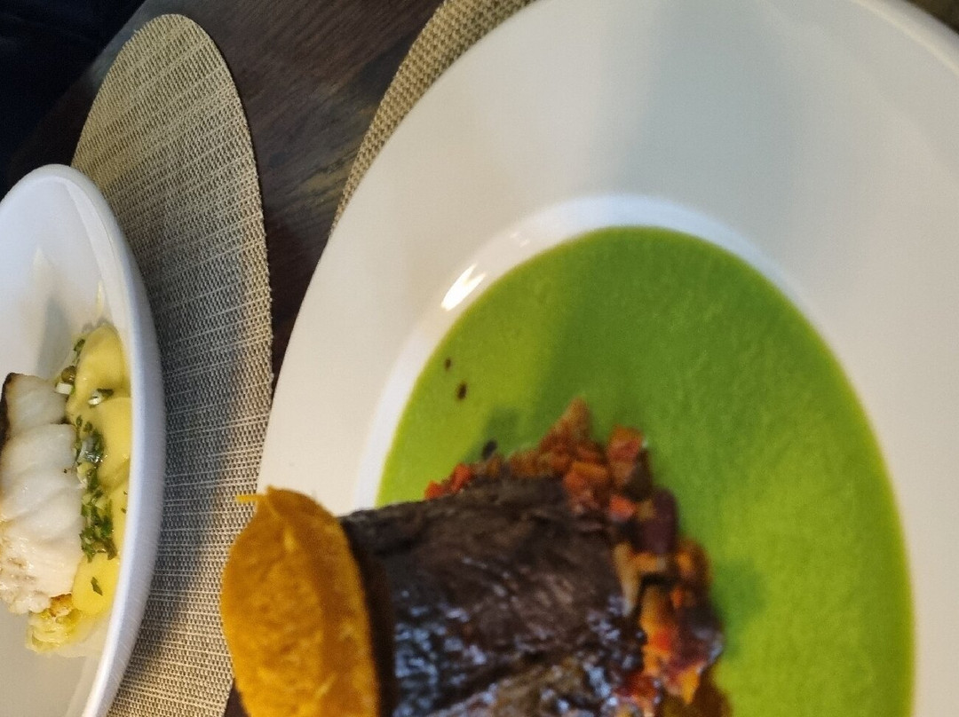 Zuni Restaurant, Bar & Boutique Hotel主图