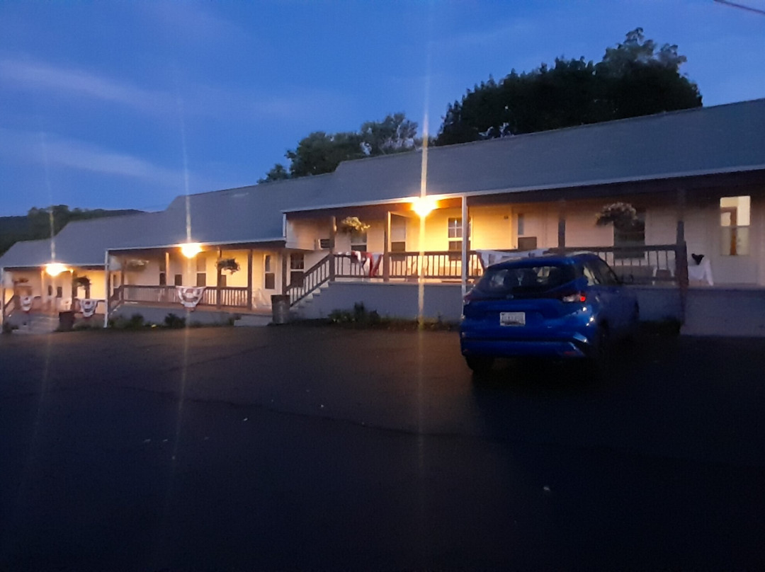 Hillside Hotel主图