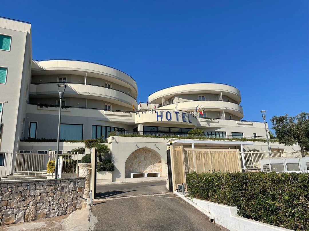 绿宝石酒店主图
