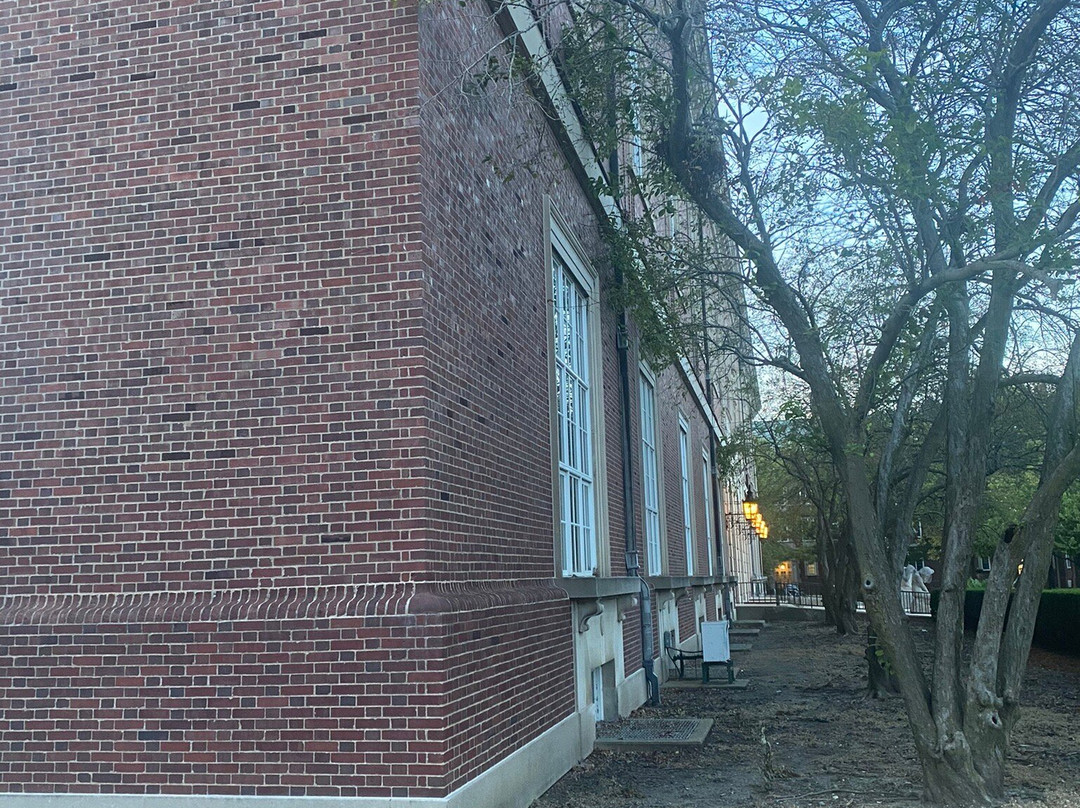 Main Library at University of Illinois-厄巴纳必去景点
