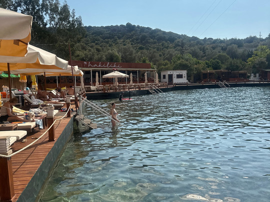 Hakiliki Beach Club-卡斯必去景点