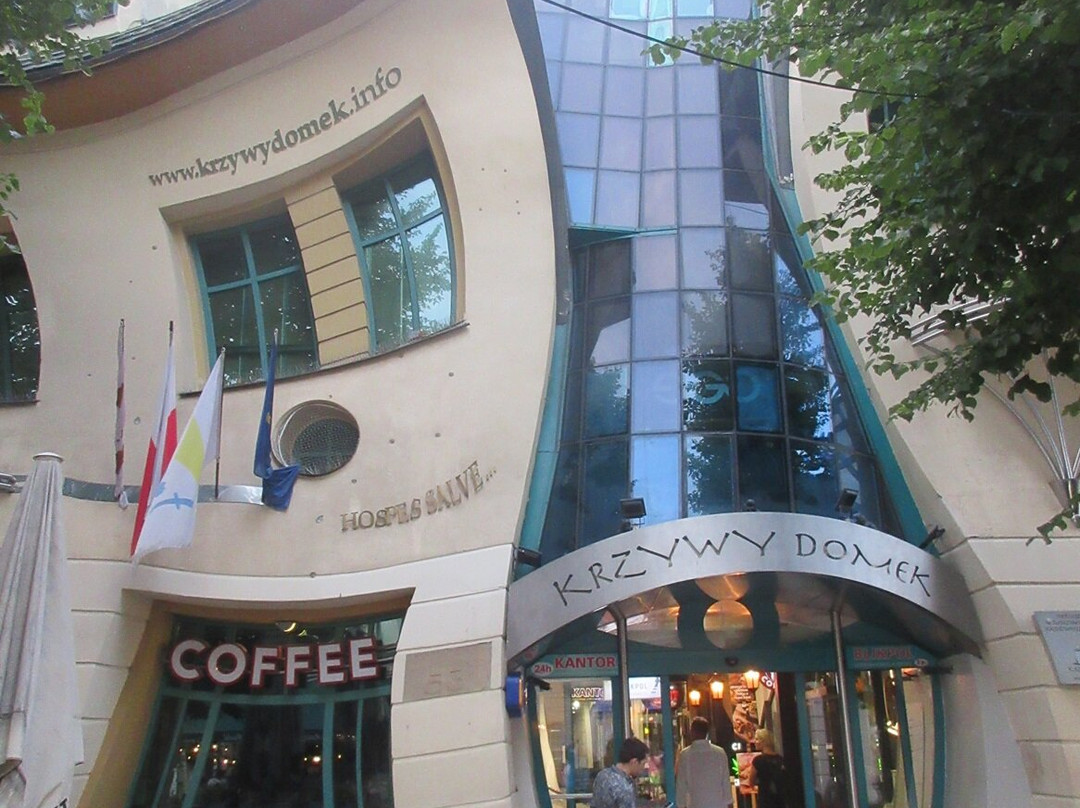 Crooked House景点图片