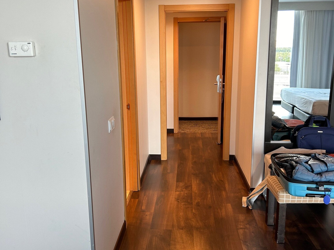 户撒萨拉戈萨之门酒店主图