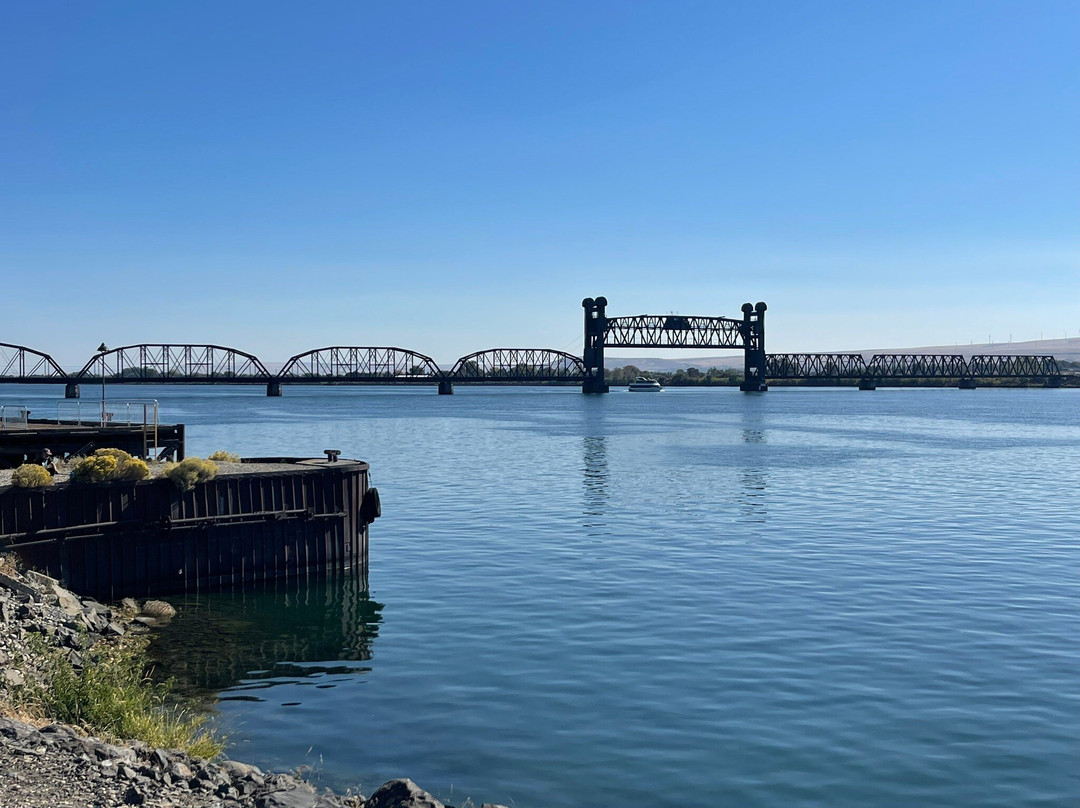 Oxford Suites Hermiston主图