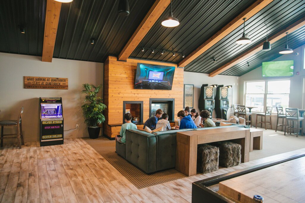 Quarterdeck Resort主图