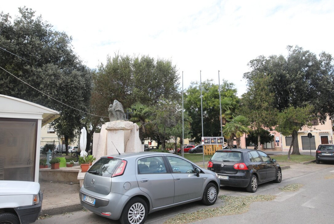 Monumento Ai Caduti-奥罗塞必去景点