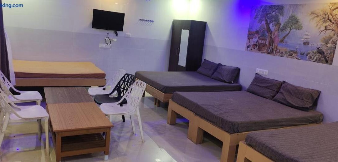C M Hotel New