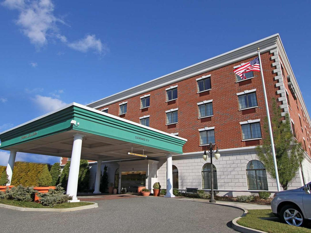 Hampton Inn & Suites Rockville Centre