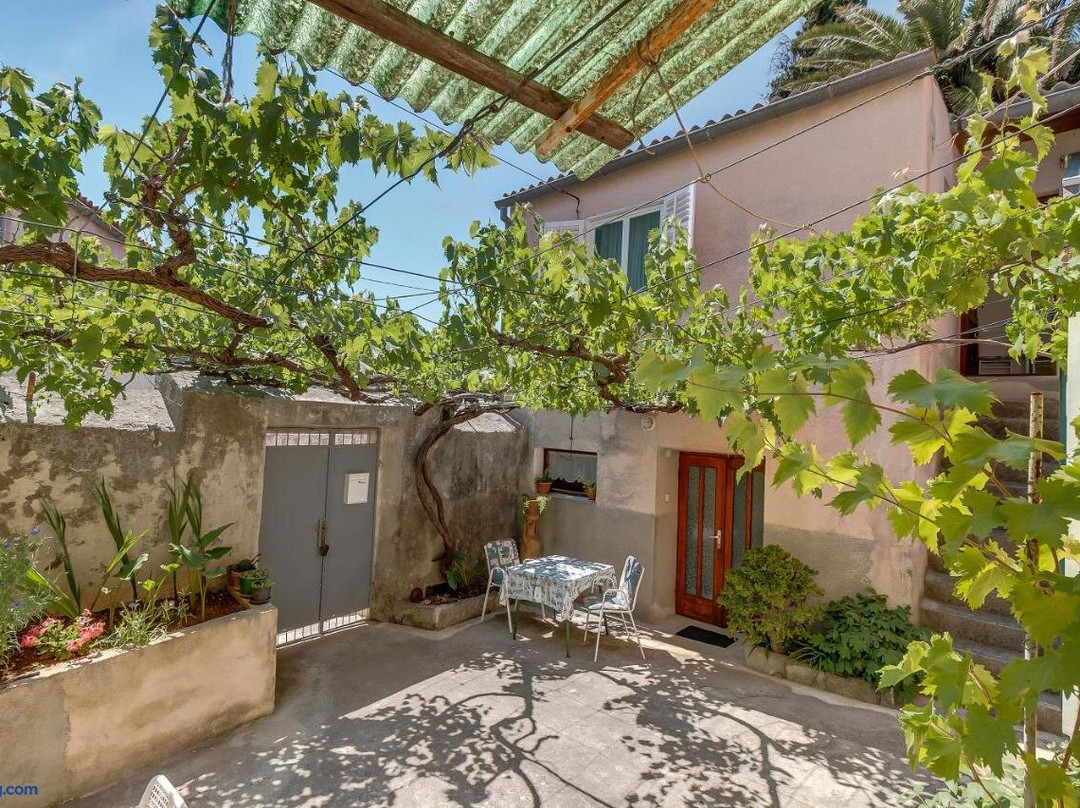 Apartments Ivna