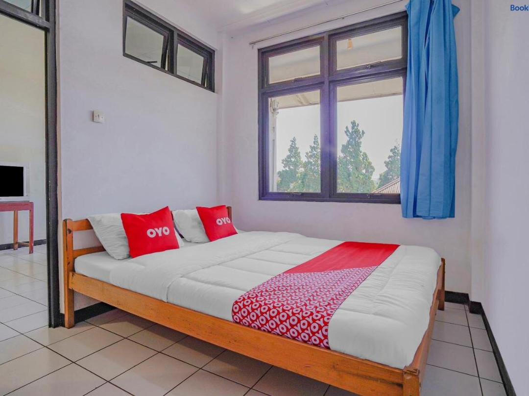 Oyo 90352 Villa Agape 2