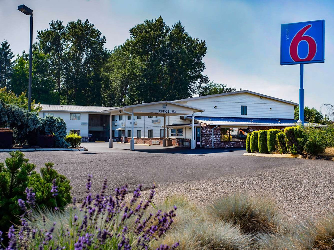 Motel 6 Gresham City Center