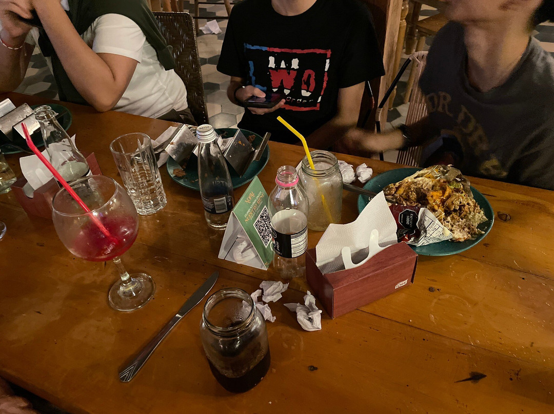 恩维加多餐馆和美食-Calle Jardín