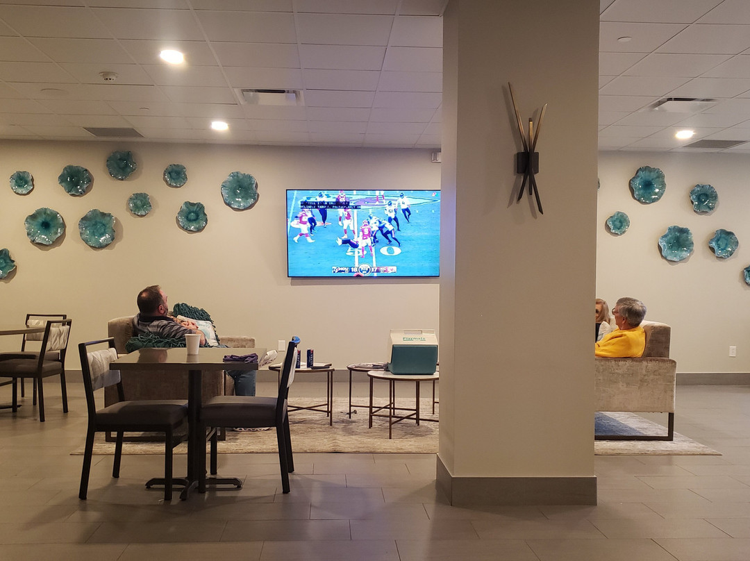 尤罗套房酒店主图