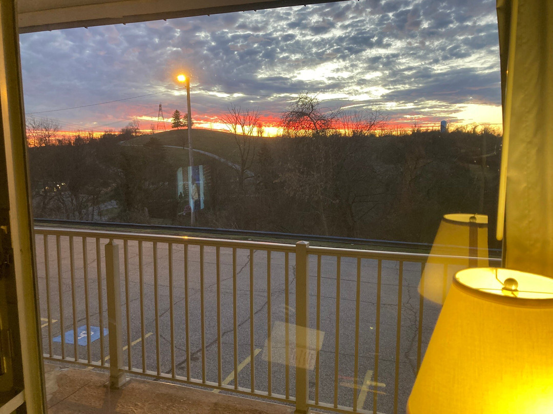 Days Inn by Wyndham St Clairsville主图