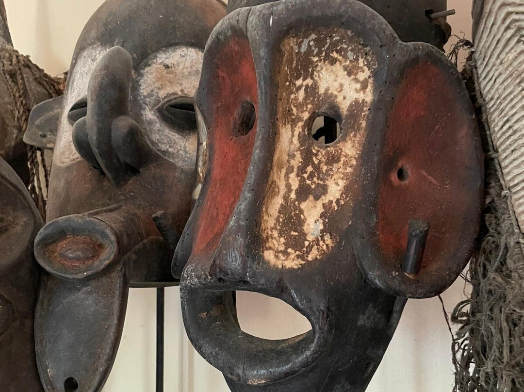 Gallery Antique-坎帕拉必去景点