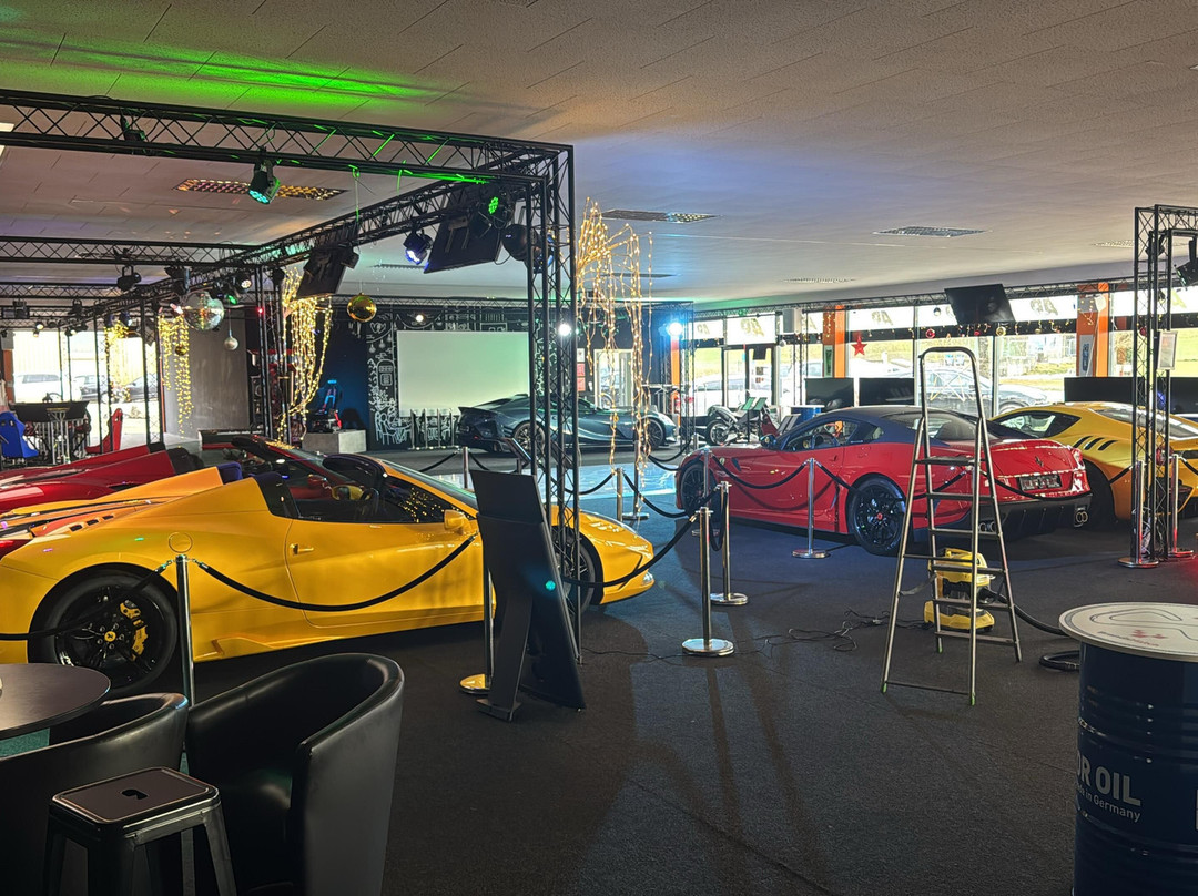 Ap Café Indoor Sim Racing Team Event Center景点图片