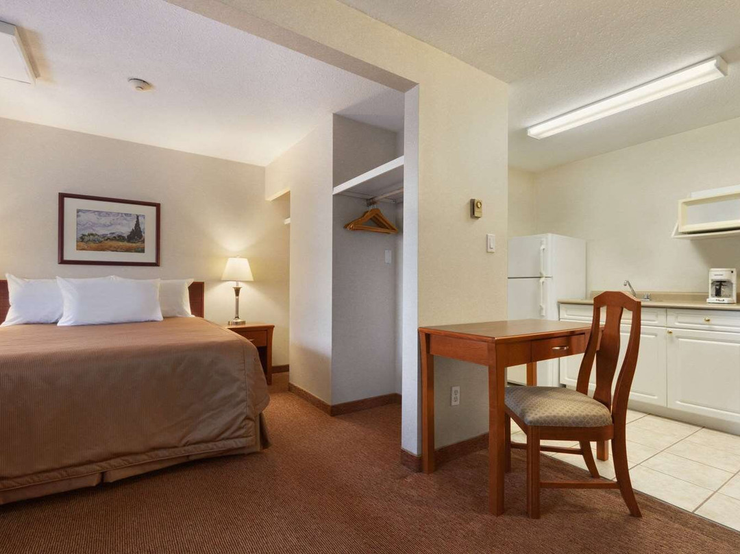 Travelodge by Wyndham Langley主图