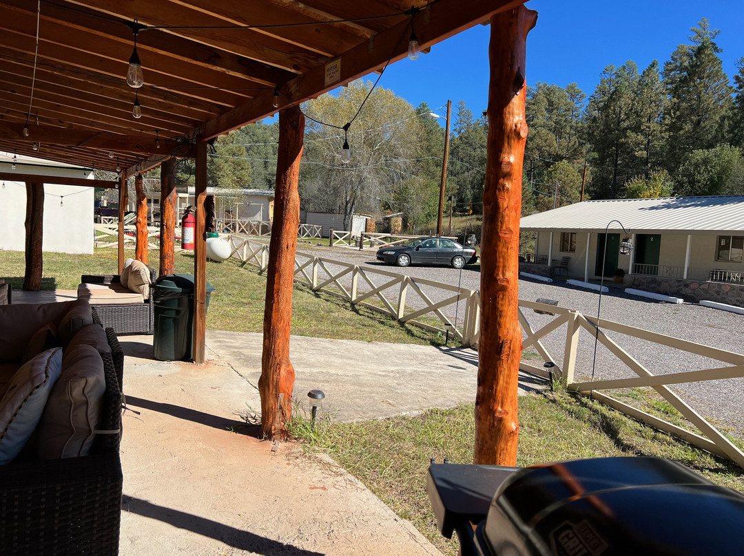 Inn At Lake Roberts主图