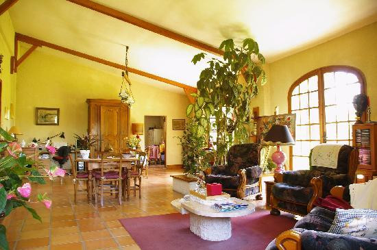 Au Bord De l'Eau主图