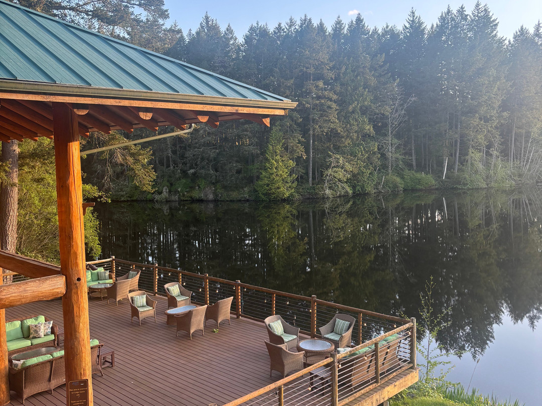 雷克戴尔三湖度假酒店主图