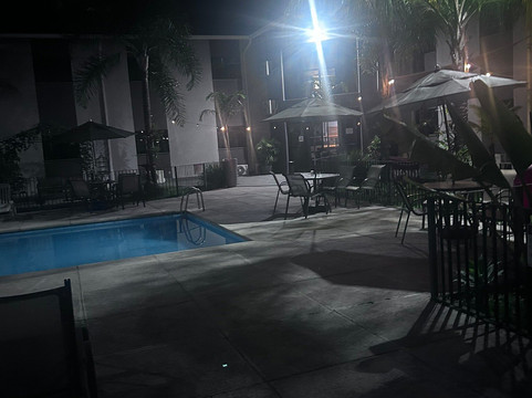 瑟吉尔大道酒店主图