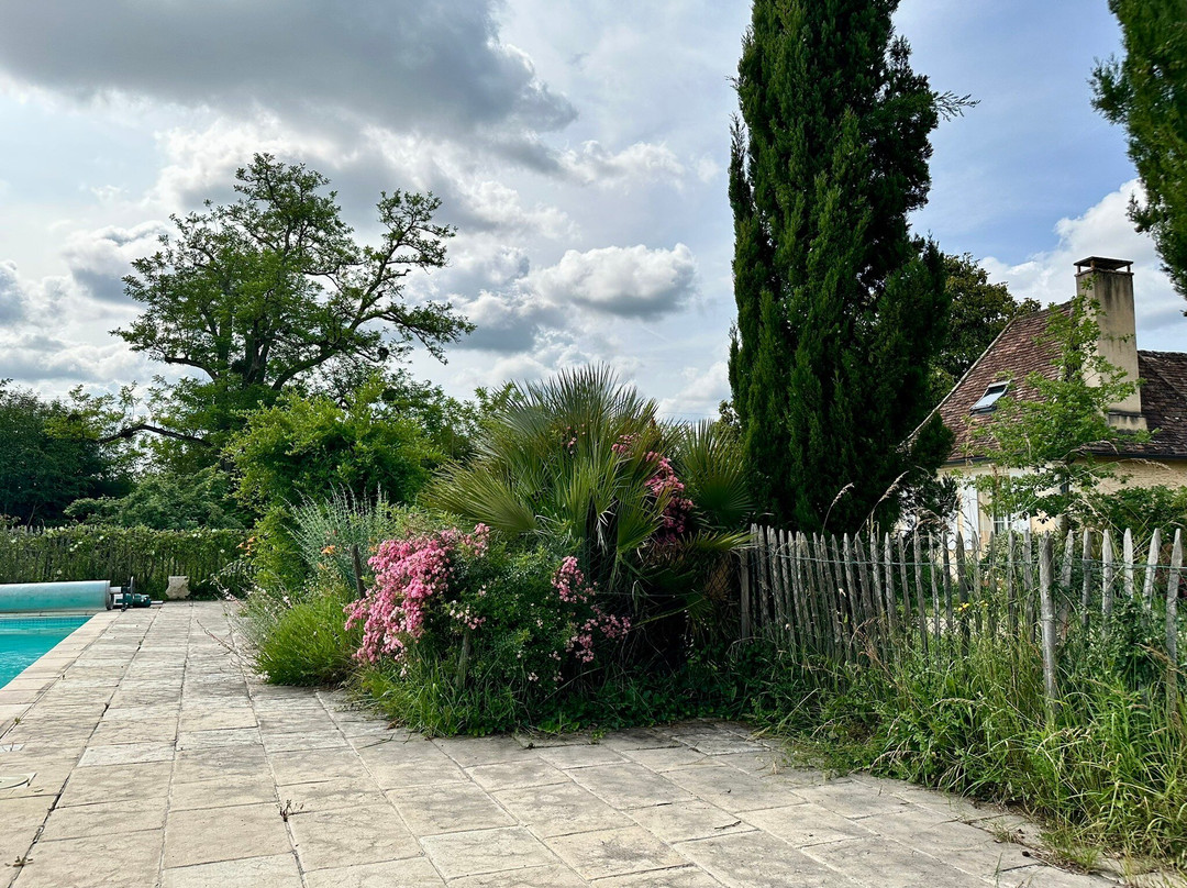 Ostal de Pombonne主图