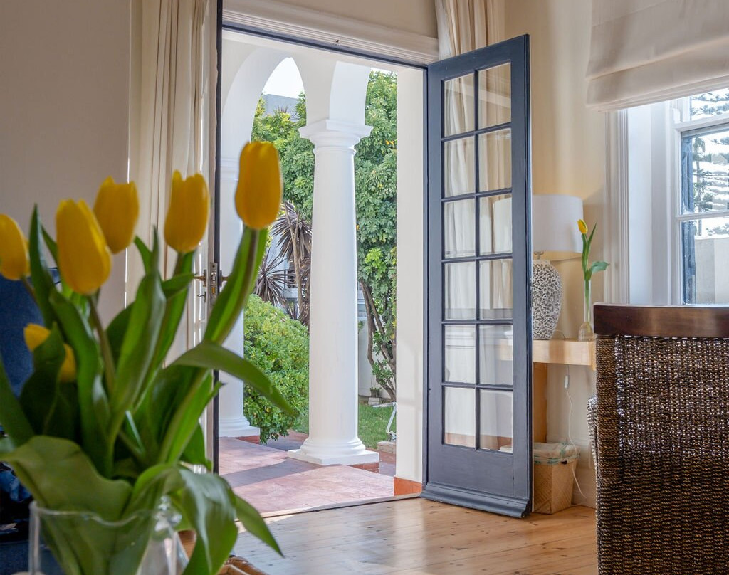 华登套房旅馆主图