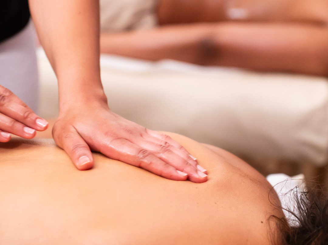 Premium Massage Lyon-里昂必去景点