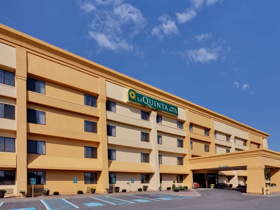 Altona酒店住宿-La Quinta Inn & Suites by Wyndham Plattsburgh