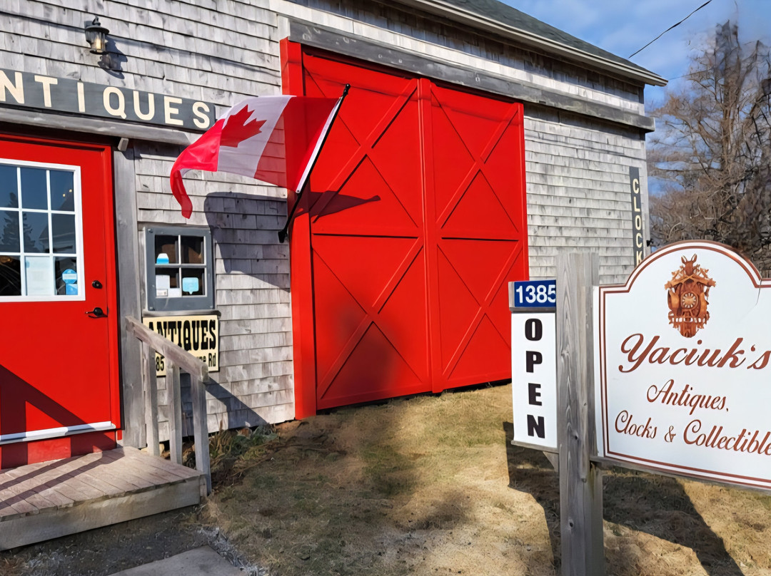 Yaciuk's Antiques, Clocks & Collectibles-Yarmouth必去景点