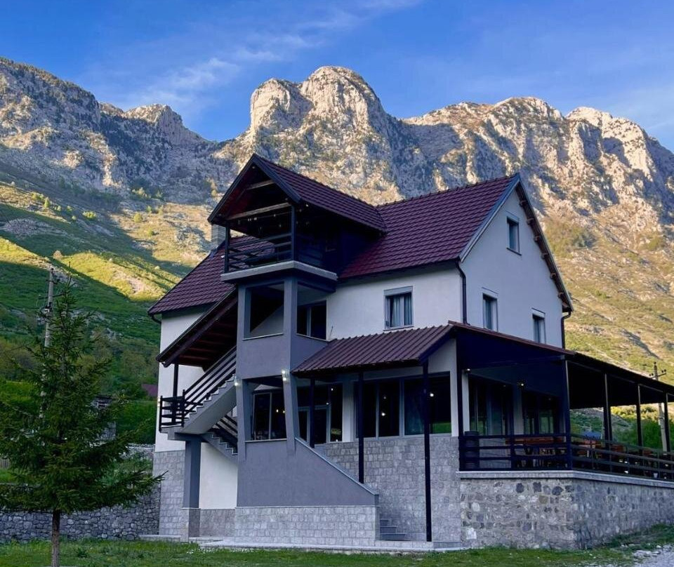 Imperio Hotel & Camping