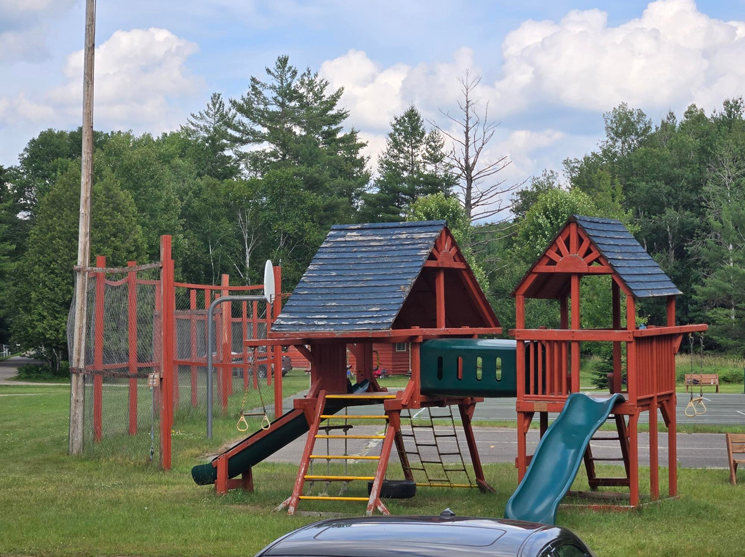 Holiday Acres Resort主图