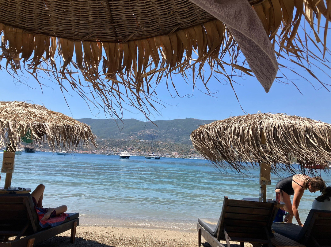 Mikro Neorio Bay-Poros必去景点