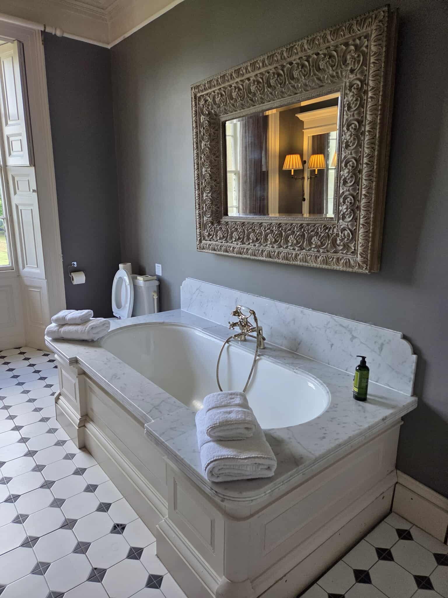 Saltmarshe Hall-浴室