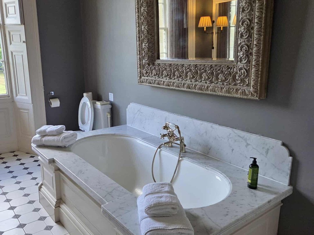 Saltmarshe Hall主图