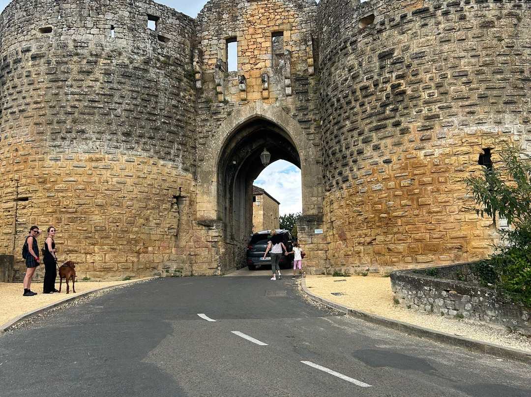 Gate Towers-Domme必去景点