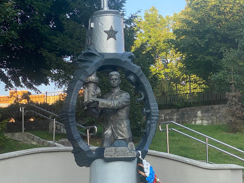 Monument to Aleksandr Marinesko-加里宁格勒必去景点