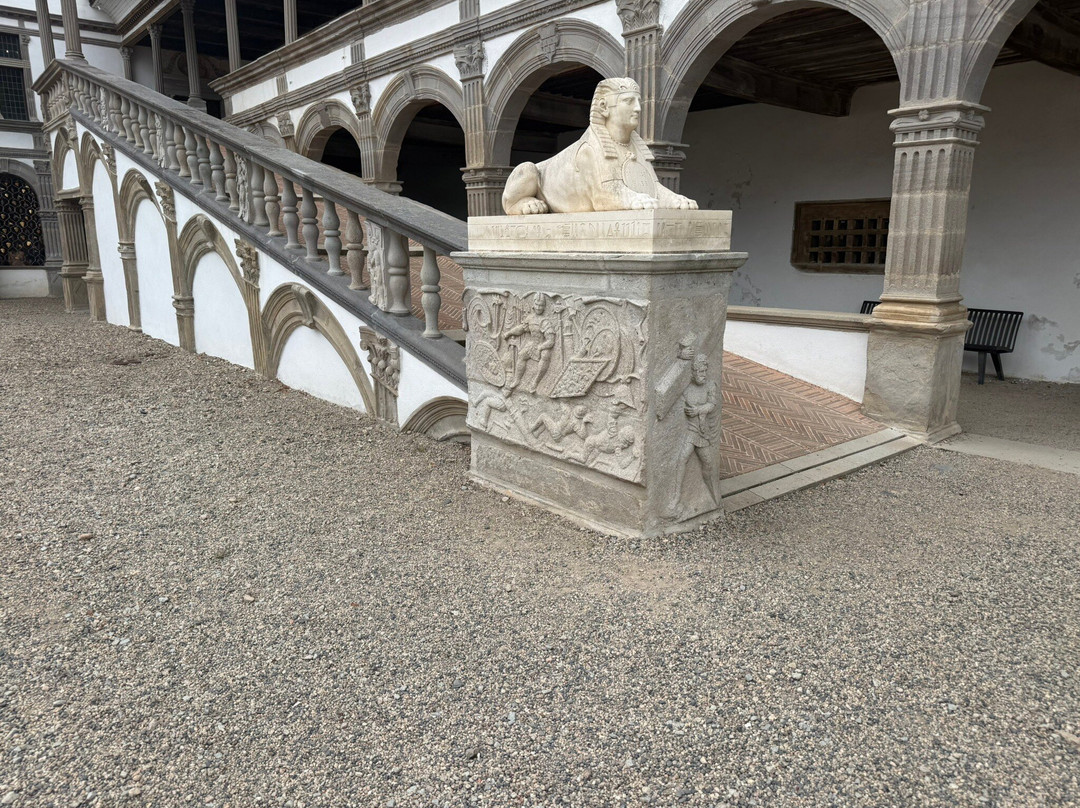 Château de la Bâstie d'Urfé-Saint-Etienne-le-Molard必去景点