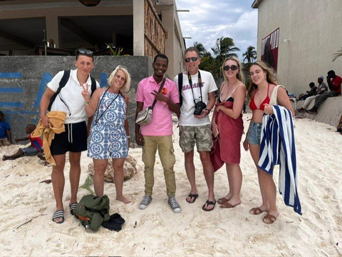 Mo Tours & Safaris-石头城必去景点