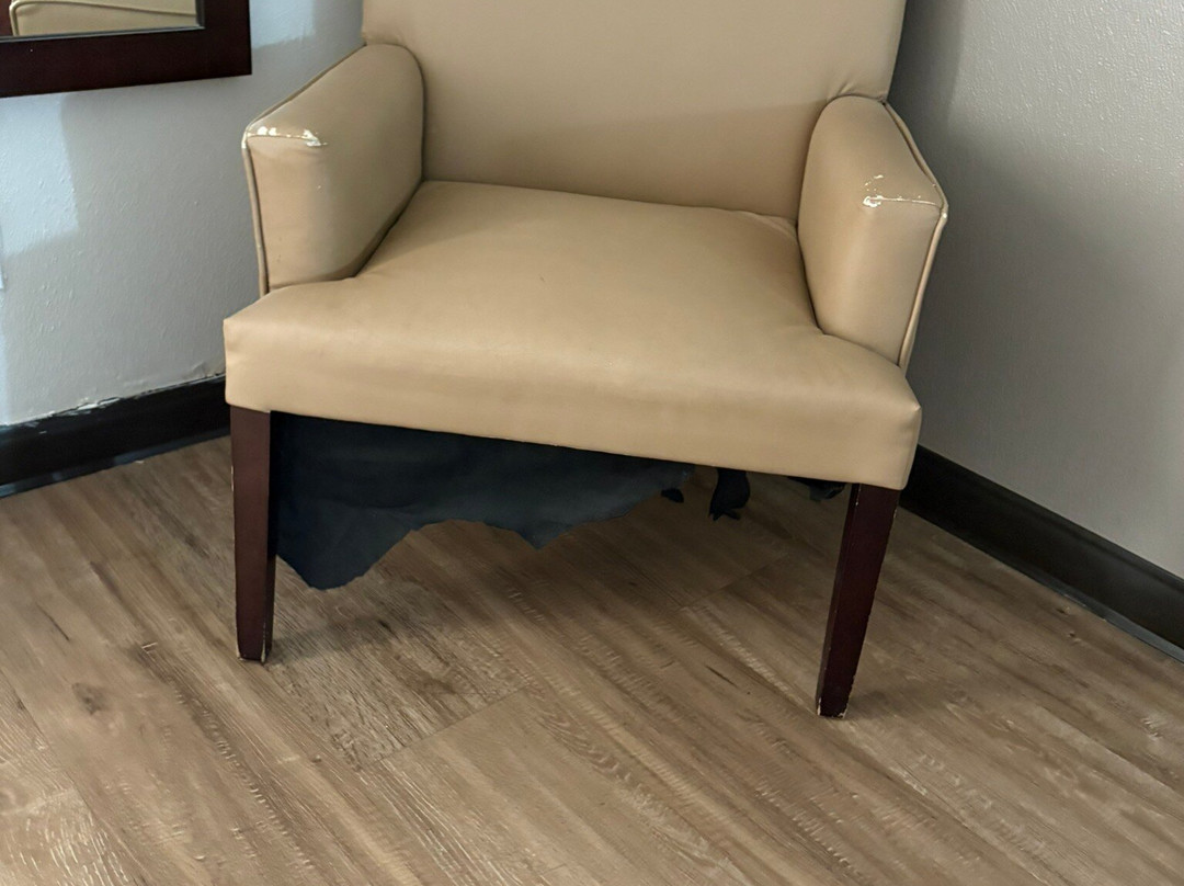 Red Roof Plus+ Henderson主图