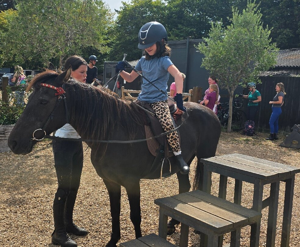 Coombe Stables-Sway必去景点