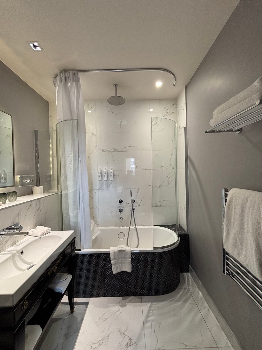 法瓦尔公馆酒店-客卧