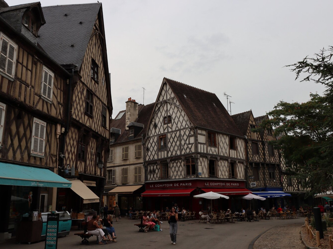 Place Gordaine-布尔日必去景点