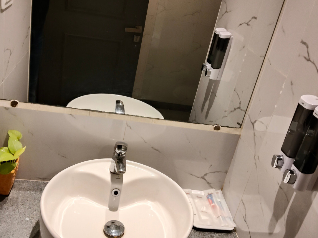 TGI Ameya Grand主图