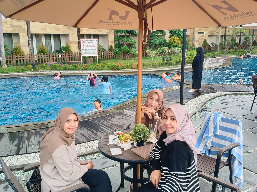 瑞雅婆罗洲马辰酒店主图