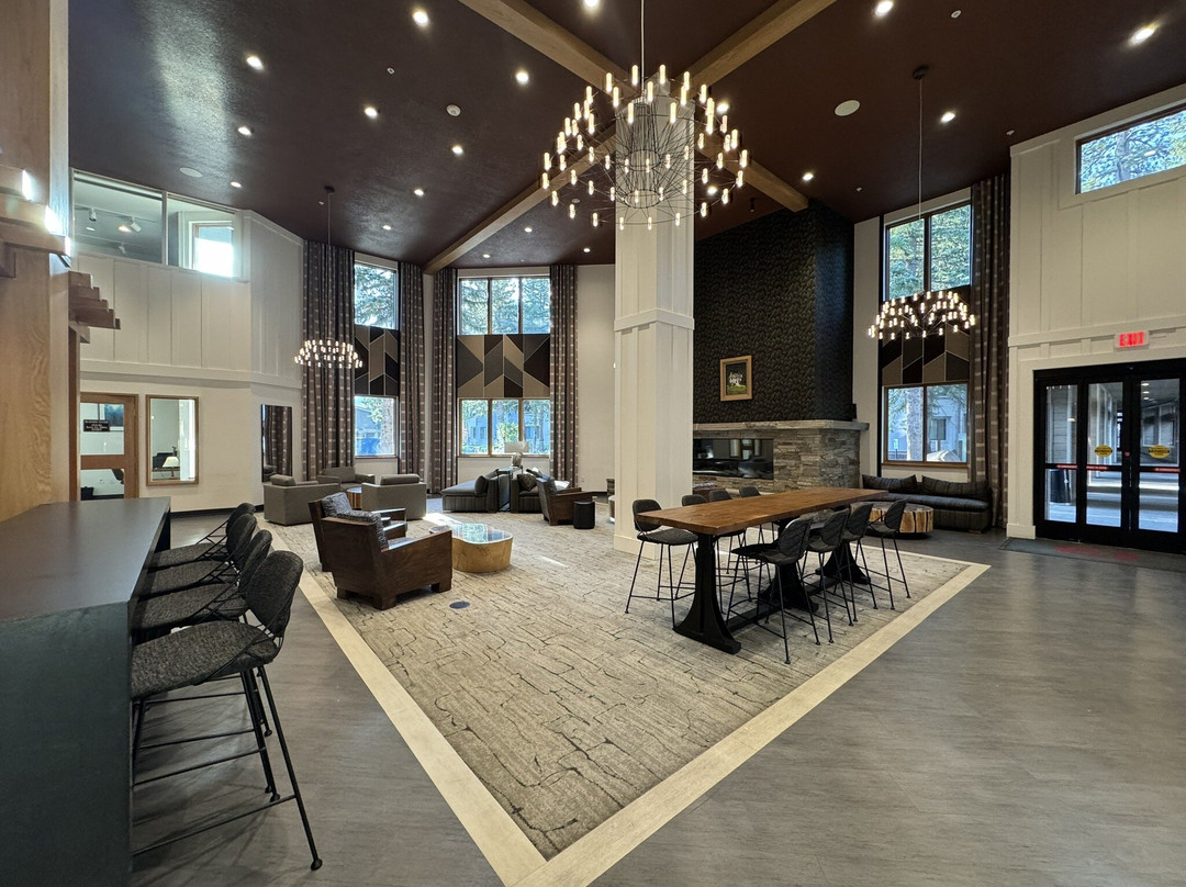 Palisades Tahoe Lodge主图