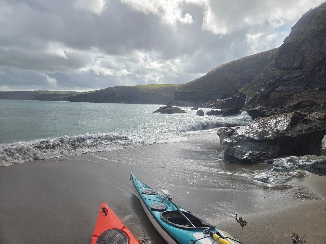 Cornish Rock Tors Ltd-Port Gaverne必去景点